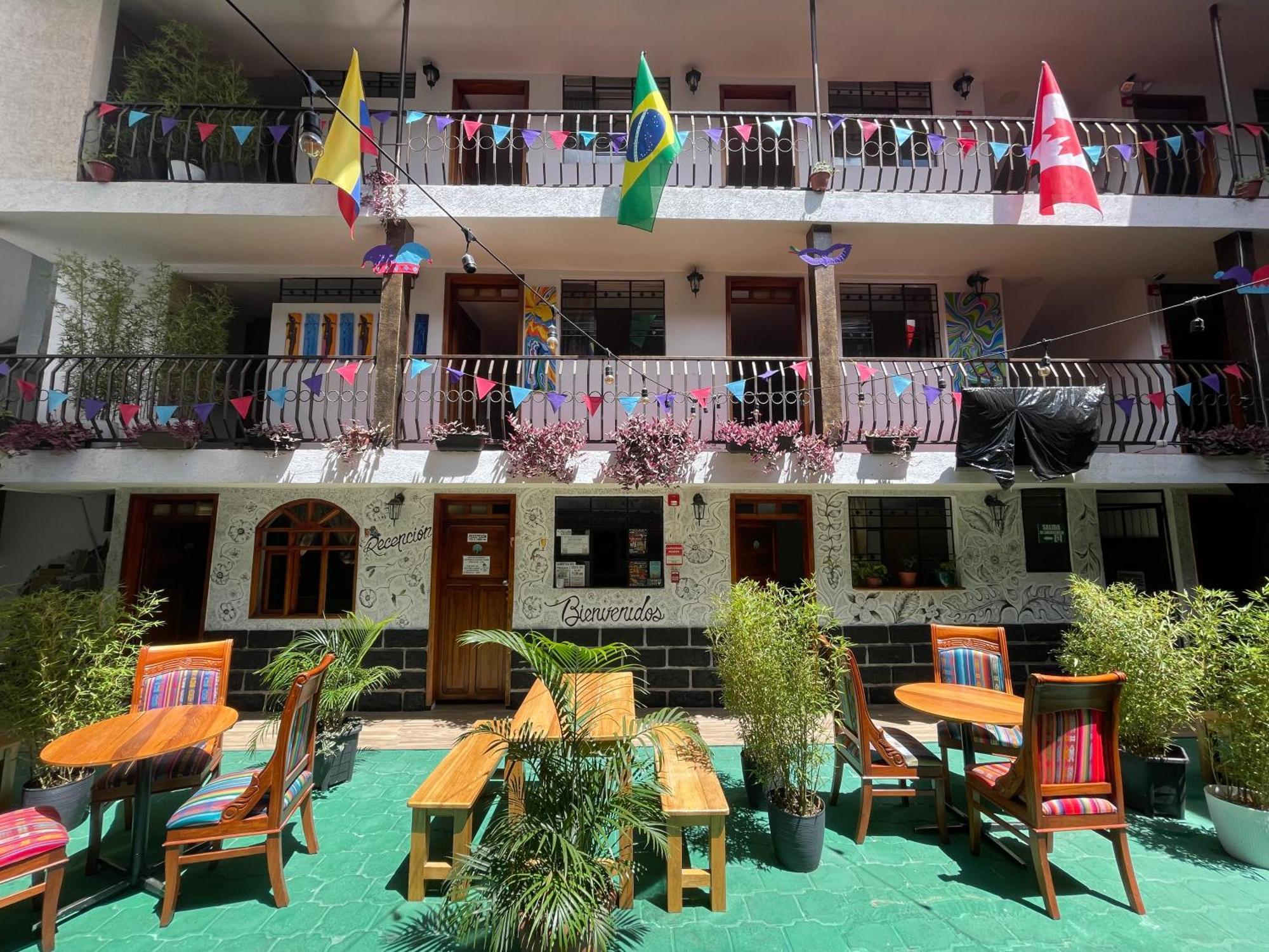 El Jardín Escondido Party Hostel Baños Exterior foto
